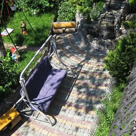 And Sauna Τρούσκαβετς