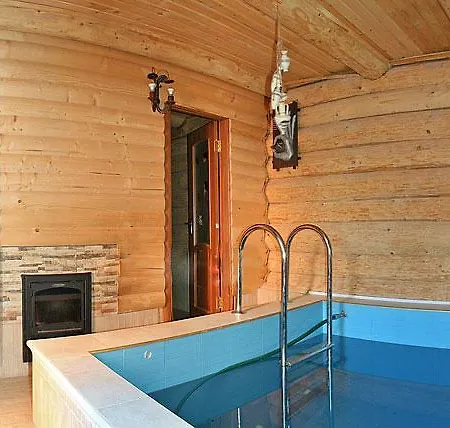 And Sauna Τρούσκαβετς